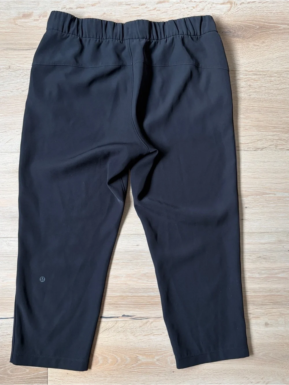 Lululemon On The Fly Crop Woven 23” Black Pants Women’s Size 10 Jogger*P9